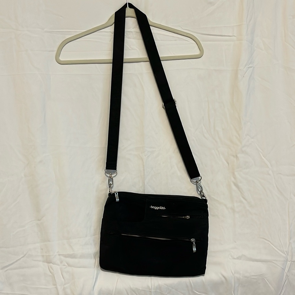 🤑🤑 Baggallini crossbody Black